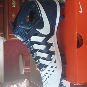 NIike Huarache Football/Lacrosse Cleats, size 9, New in the box, never worn